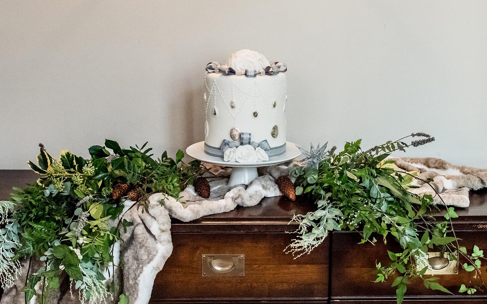 Cotswold winter wedding cake