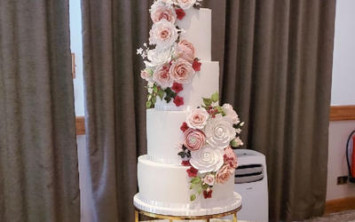 Wedding Cakes & Desserts