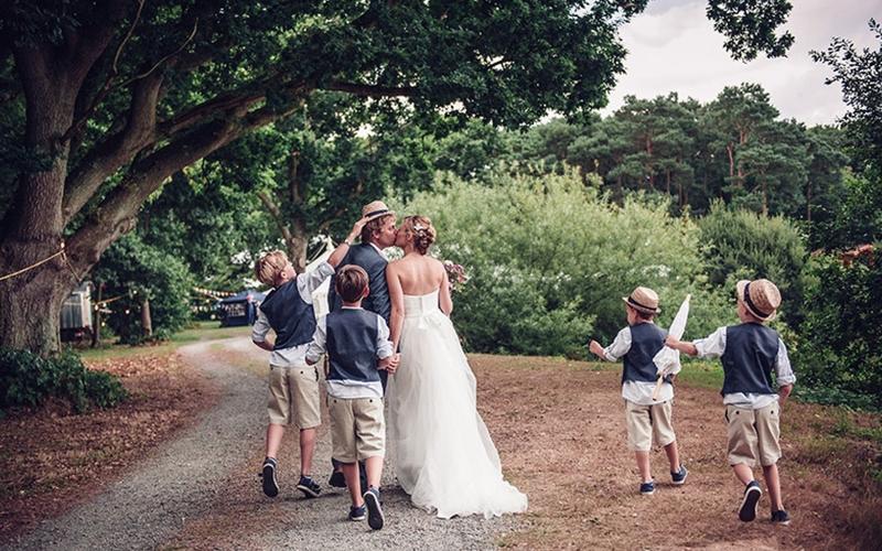 Peter Smart Photography Natural Unobtrusive Fine Art Photography Berkshire Bristol Dorset Gloucestershire Oxfordshire Somerset South Wales Wiltshire bride groom bridal party