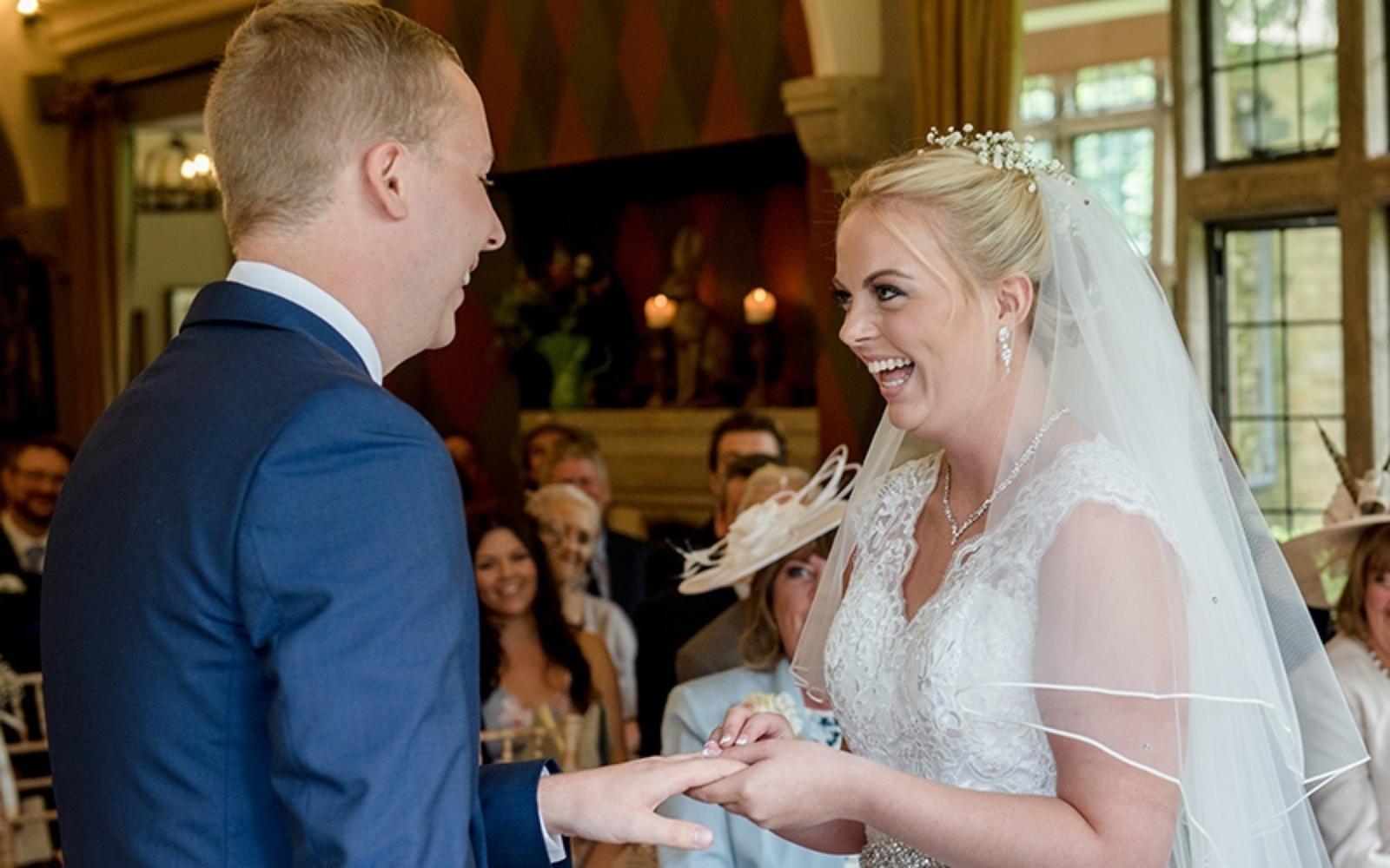 Real Wedding:Aaron & Hannah at The Hare & Hounds Tetbury