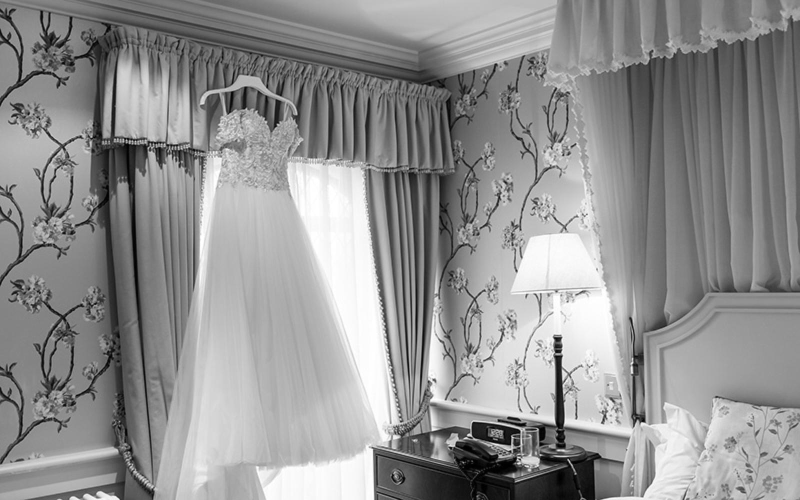 Real Wedding: Emma & Oliver at Ellenborough Park