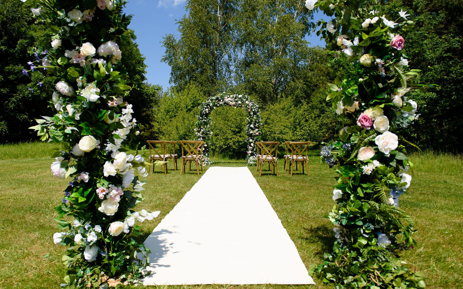 Wrag Barn intimate small outdoor wedding ceremony venue English country garden Highworth Wiltshire