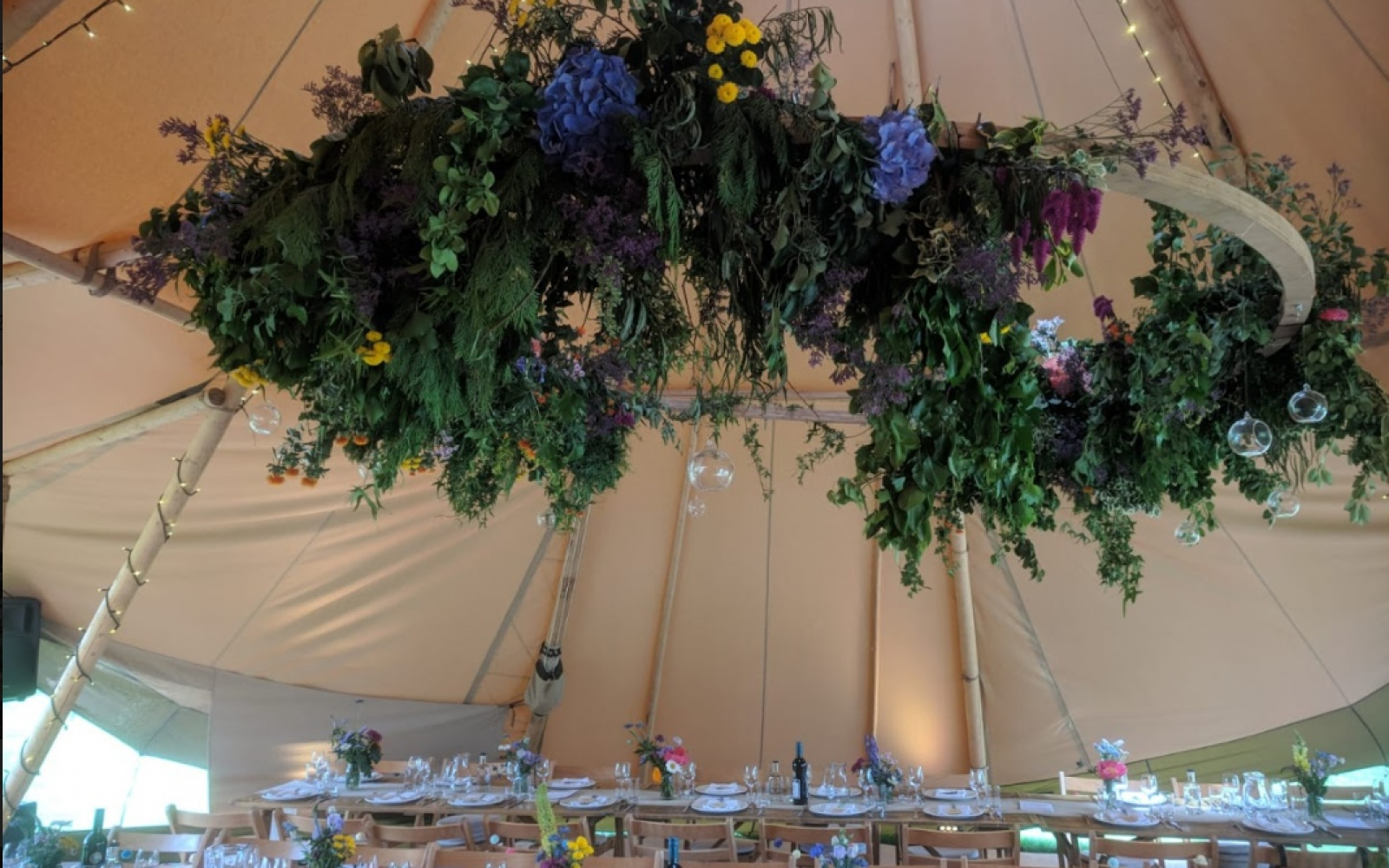 Real Wedding: Amy & Andzik at their family home