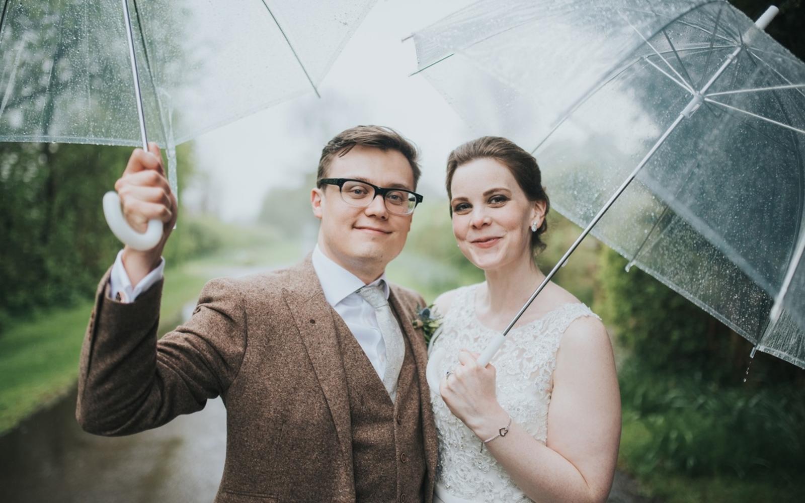 Real Wedding: Sarah & Joe at Clock Barn, Hampshire