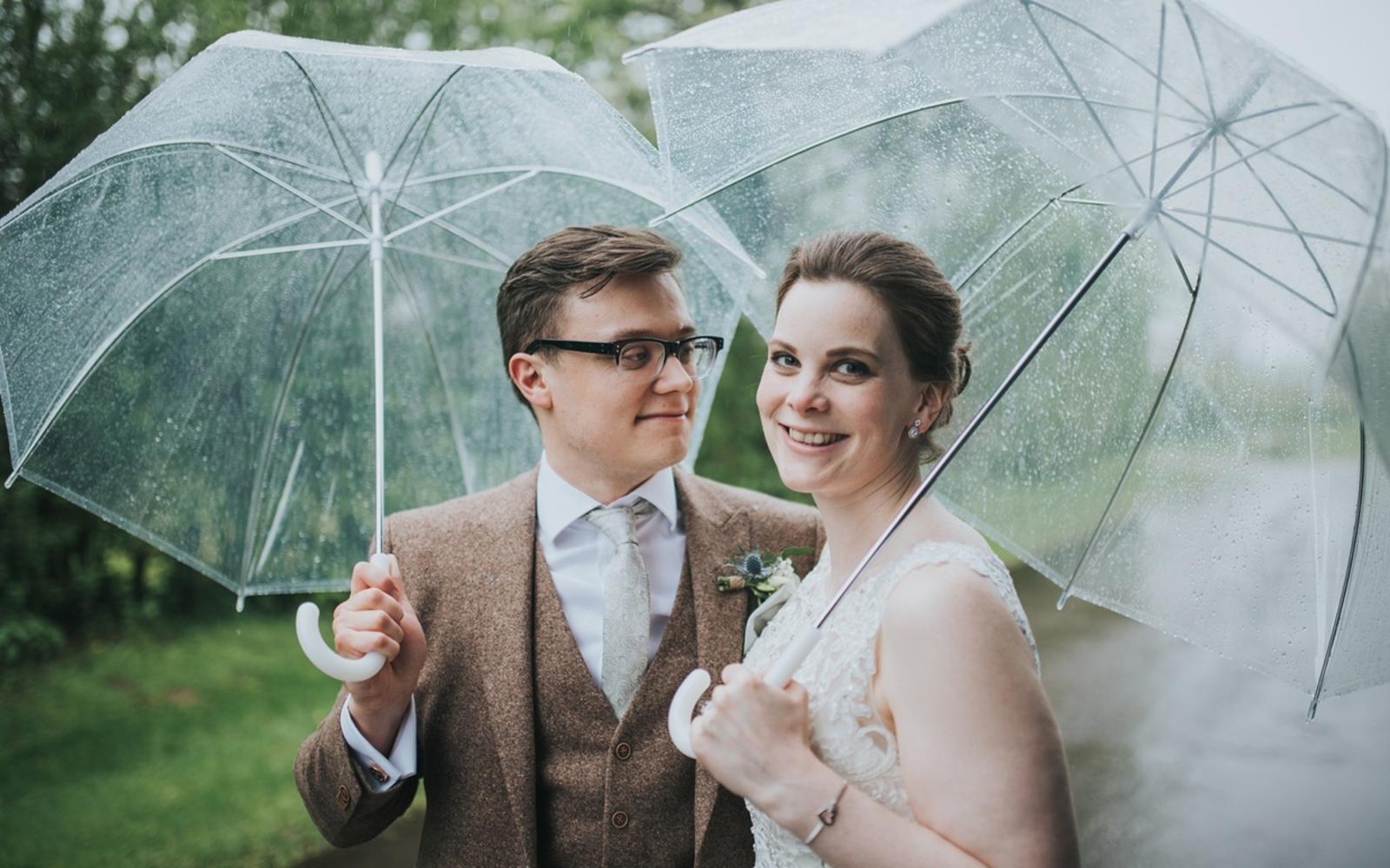 Real Wedding: Sarah & Joe at Clock Barn, Hampshire