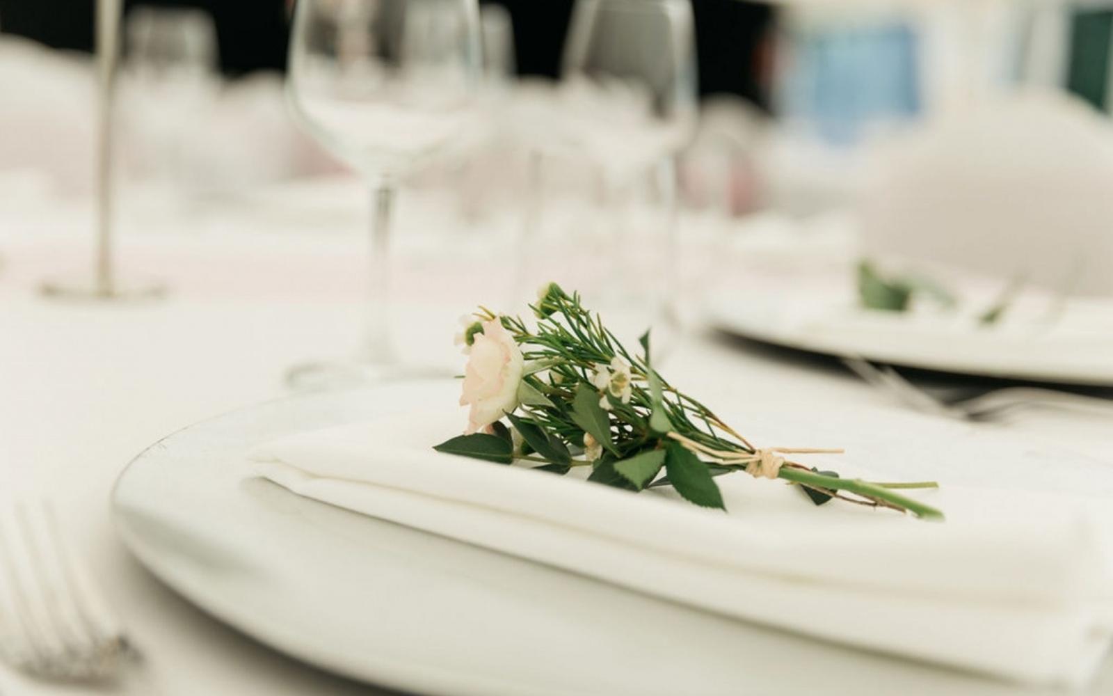 place setting flowers