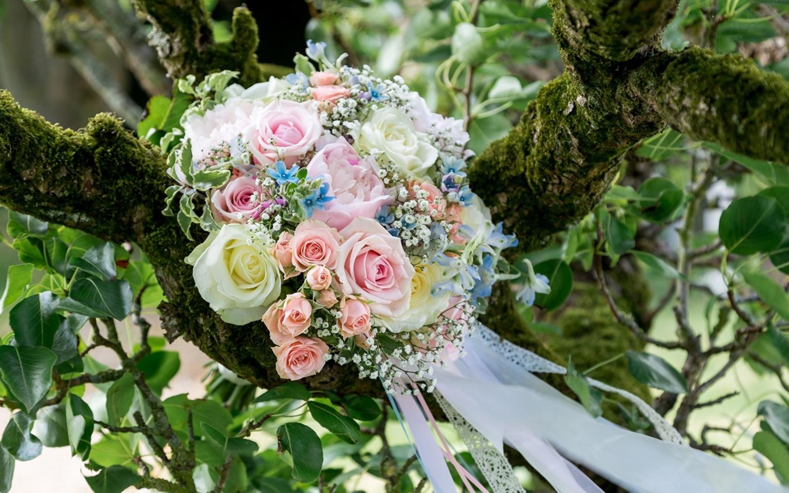 Real Wedding: Lauren and Darren at Stanton Manor, Wiltshire