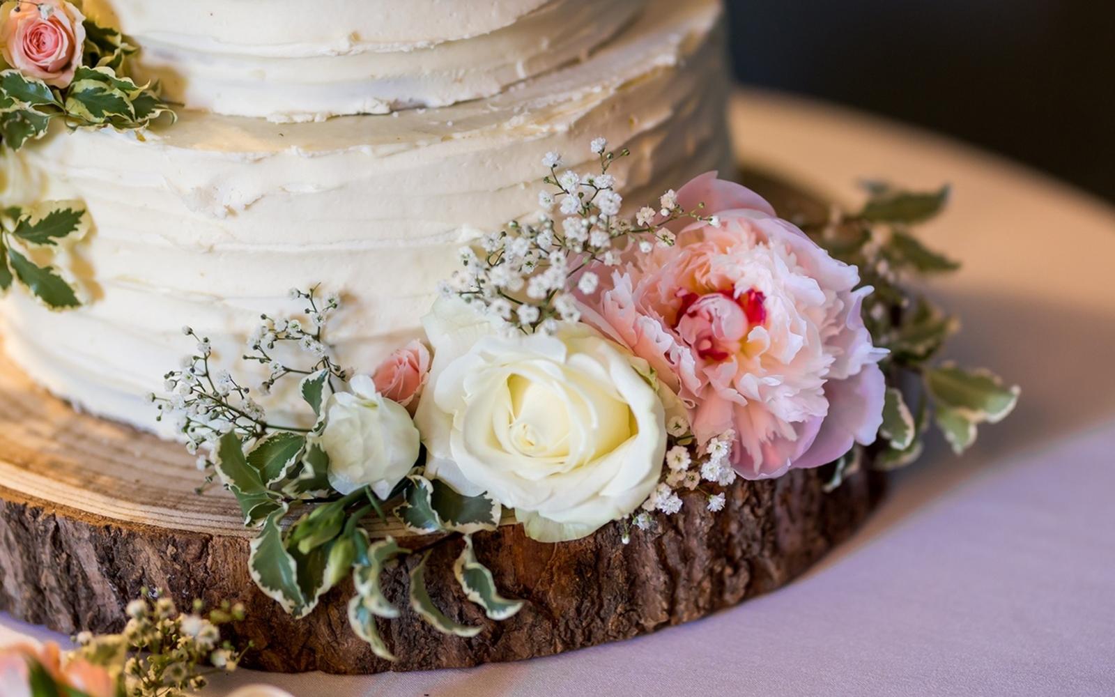 Real Wedding: Lauren and Darren at Stanton Manor, Wiltshire