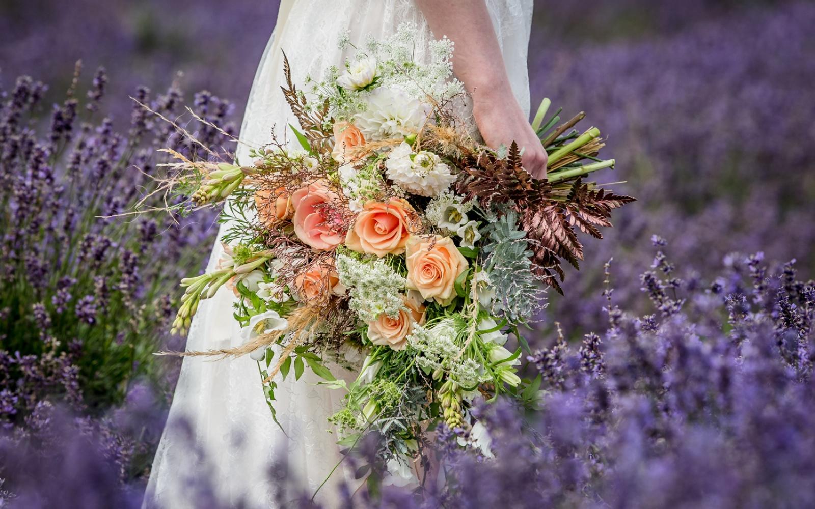 Styled Shoot ideas inspiration Capture Every Moment Make Up by Carissa Wendy House Flowers Willoughby Wolf lavender fields Snowshill boho bouquet peach foliage