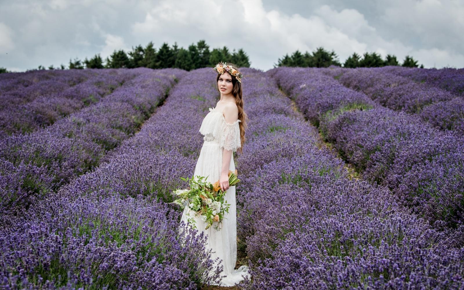 Styled Shoot ideas inspiration Capture Every Moment Make Up by Carissa Wendy House Flowers Willoughby Wolf lavender fields Snowshill Becky Pinker model