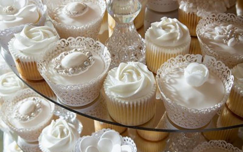 Fay’s Fairy Cakes Whitewed Directory approved wedding cupcakes edible lace fondant toppers Marlborough Wiltshire white