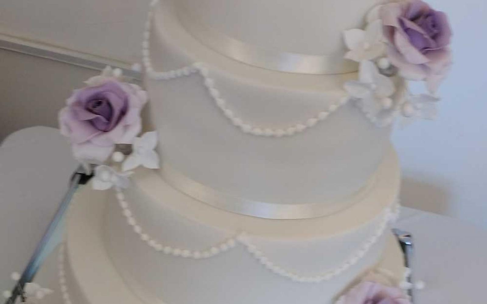 Kat & Adam at Stanton Manor - Cake by Cakeoholix image 2