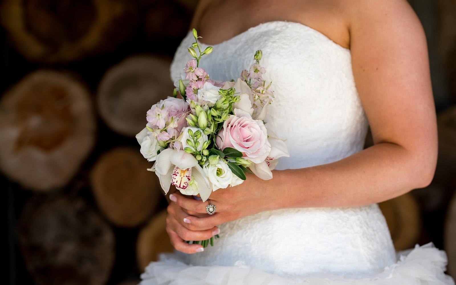 Whitewed Directory real wedding inspiration styled shoot by Copper & Blossom Wiltshire photographer oxfam dress eco friendly