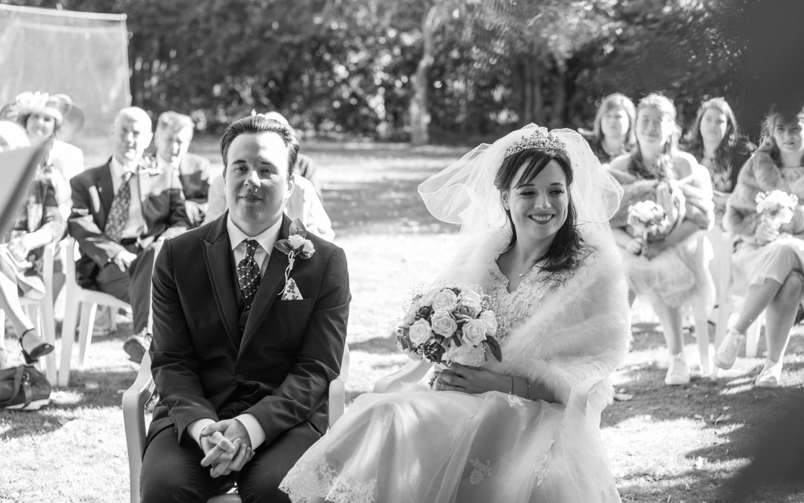 Zara Rowlands Photography intimate wedding coronavirus outdoor ceremony Wiltshire