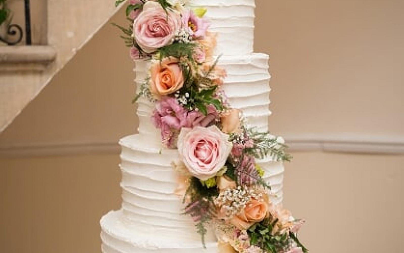 Kimmi's Cakes real wedding cake designer Swindon Eastington Park Gloucester four tiers 