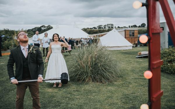 Matt Fox Photography Real Wedding photographer Wiltshire Hampsley Hollow, Calne festival 