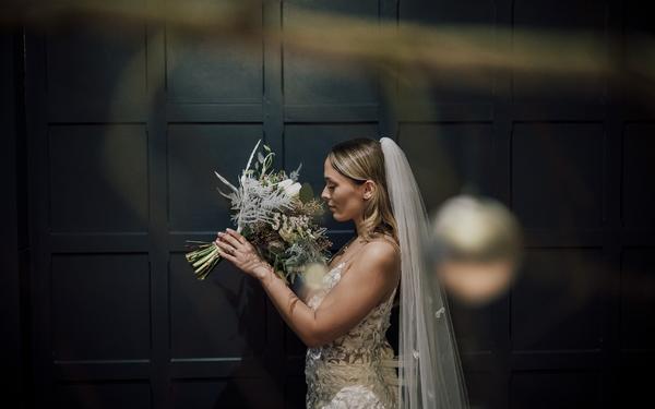 Kings Head Cirencester Hotel boutique wedding venue winter wonderland styled shoot