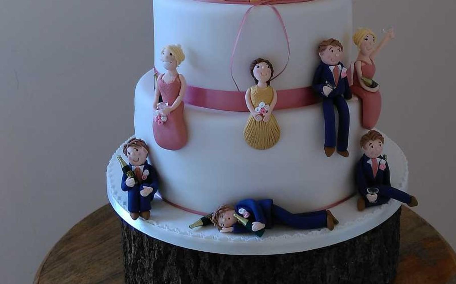 Lauren & Jack at Hyde Barn - Cake design by Cakeoholix