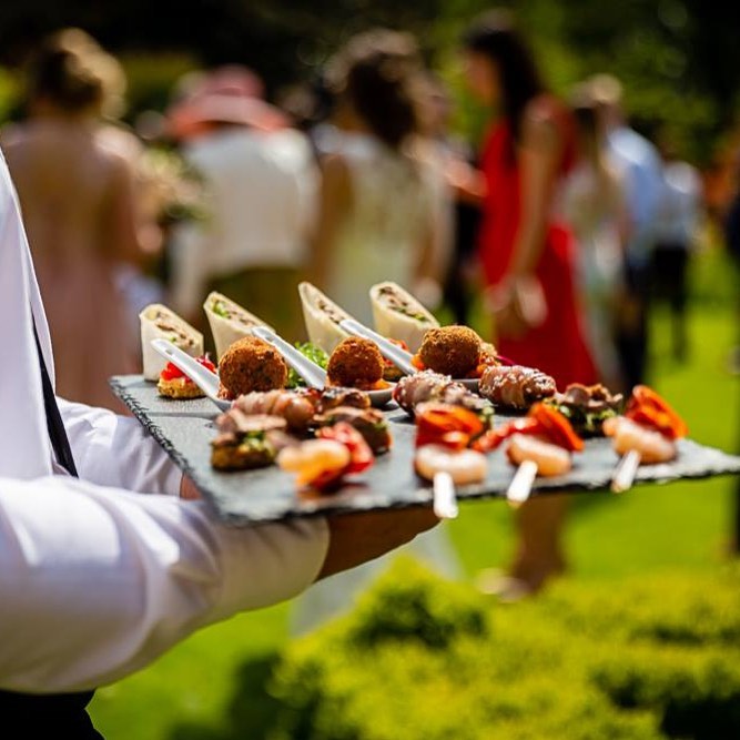 The Whitewed Directory from the professionals blog ten top tips for planning your wedding day Canapes wedding reception Hey Pesto Catering