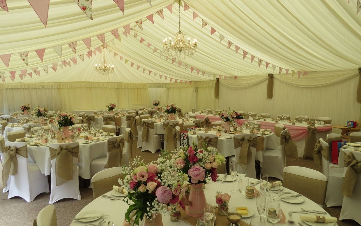 The Whitewed Directory from the professionals blog ten top tips for planning your wedding day Venues Covered marquee set up venue stylist