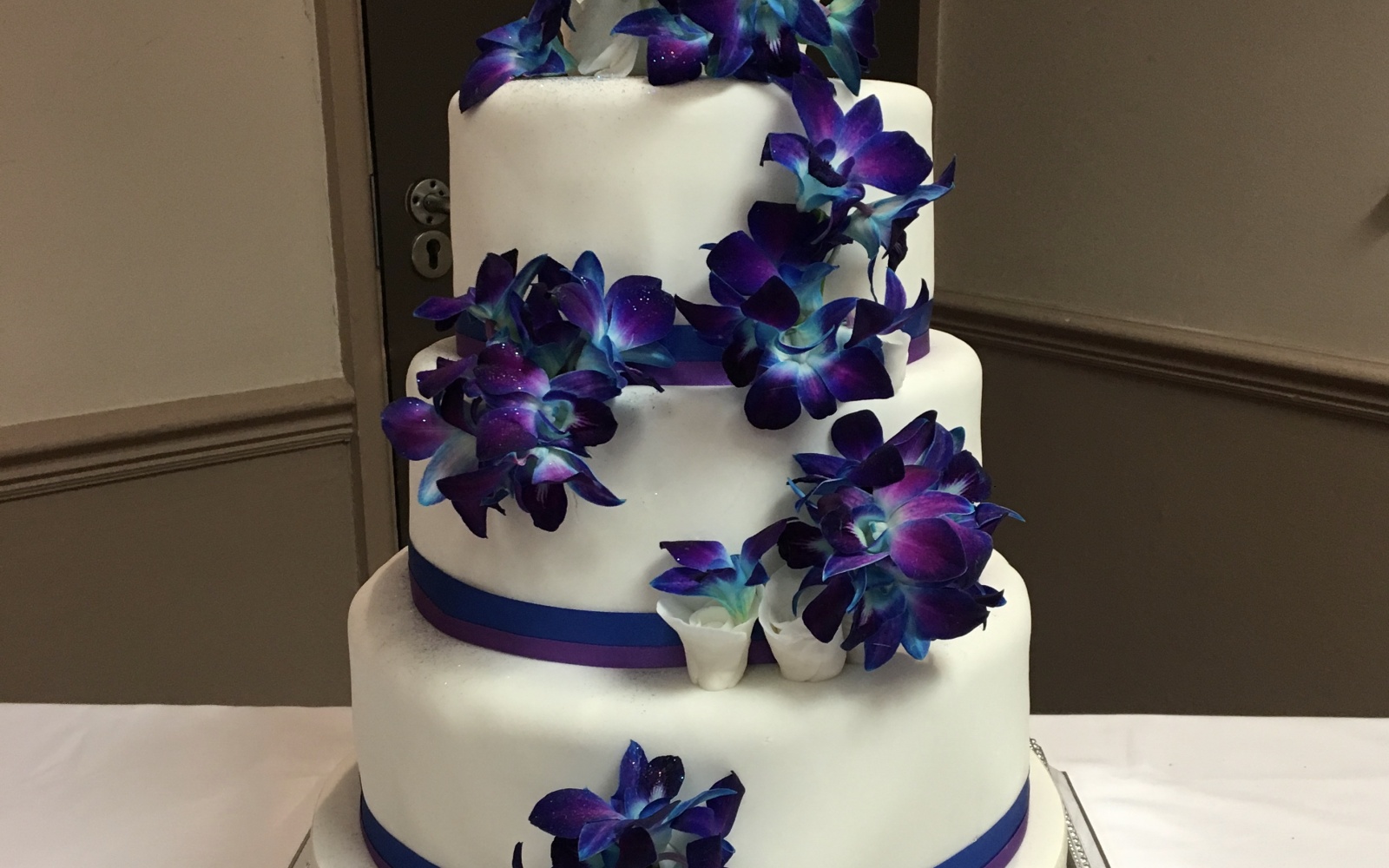 Meet Hannah Culley's Cakes, one of  Finalists in The Whitewed Directory Awards!