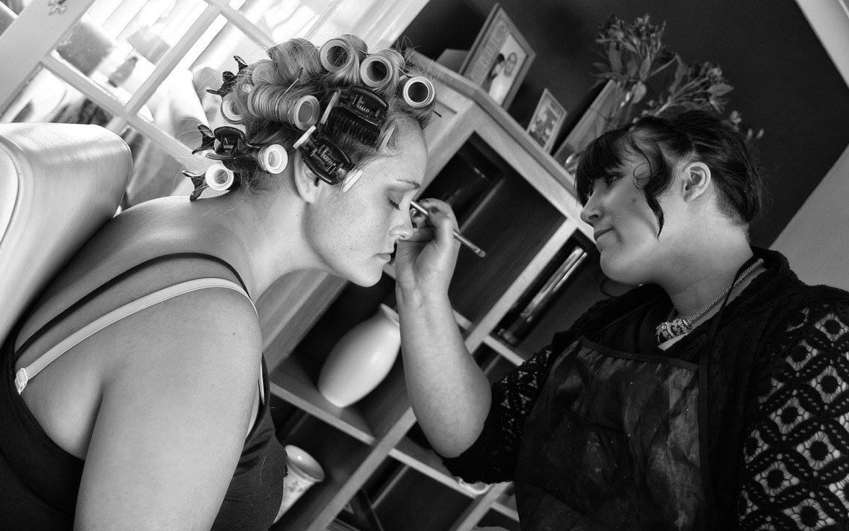 Heather Card Makeup Artistry Are Live On Our Directory Whitewed Heather Is A Bristol Based Mobile Wedding Makeup Artist Who Specialises In The Use Of Air Brush Which Means Full Flawless Coverage