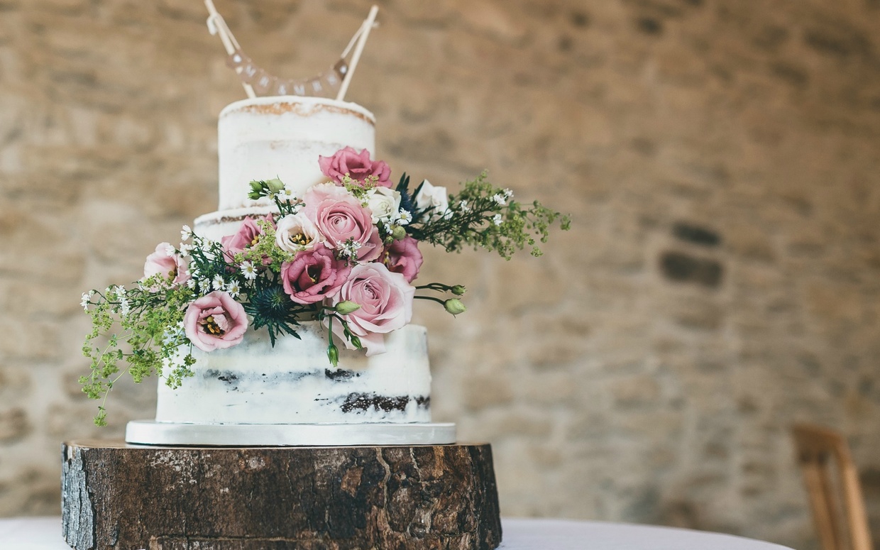 Meet Frost & Crumb, one of our finalists in The Whitewed Directory Awards!